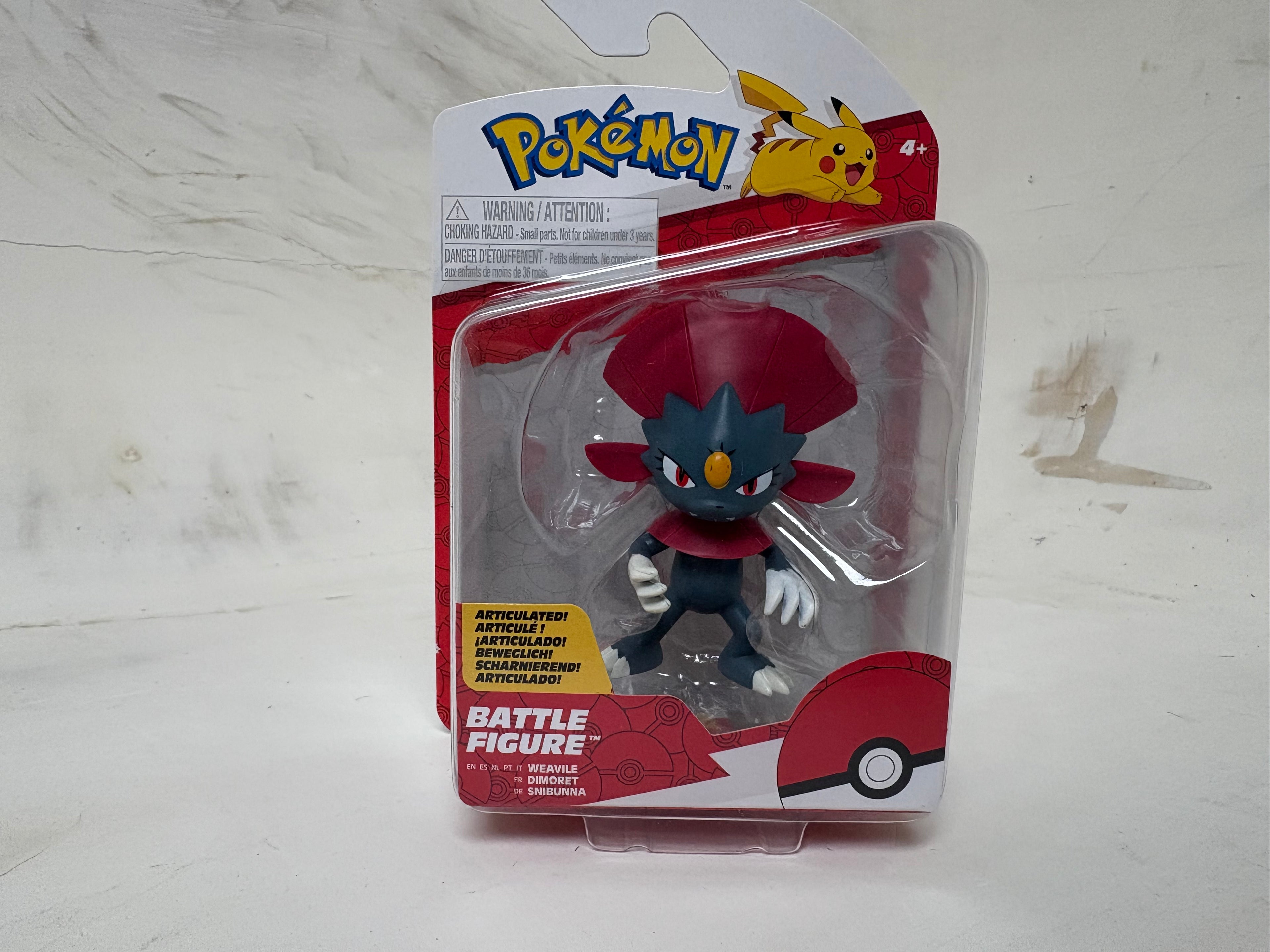 WEAVILE BATTLE FIGURE
